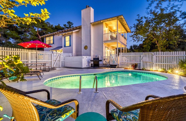 Oct-Dec Reduced!*Private Pool*Firepit*Beach Svc!