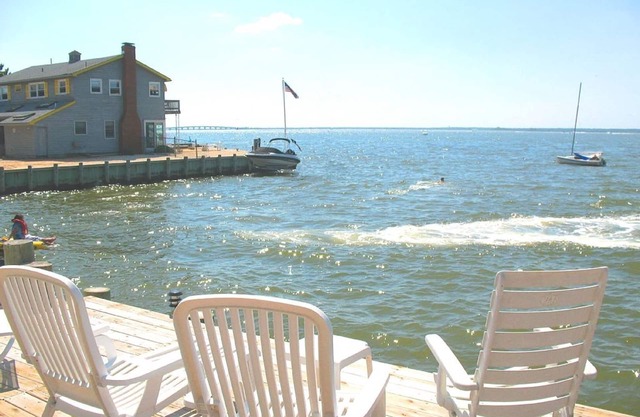 October crazy Low Prices! BAYFRONT with HOT TUB! Amazing Views, Surf City