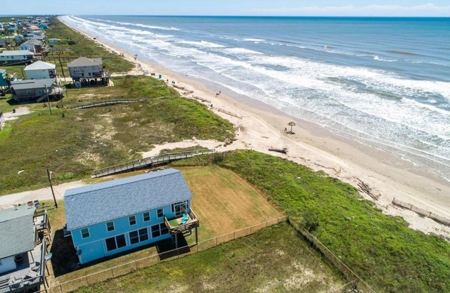 Octopus Garden - Beachfront and Center! Beautiful Ocean Views from Porches!