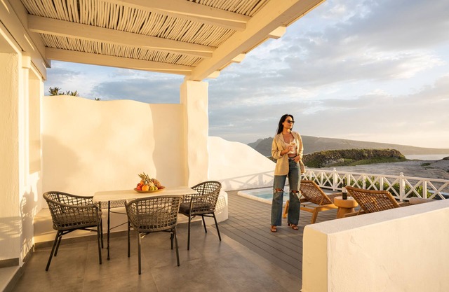 Oia Sunset Villas - Villa "Pearl" - Swimming pool - Private outdoor Heated Spa