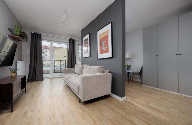 Okrzei 12 | Warsaw | Modern Studio | Close to PGE