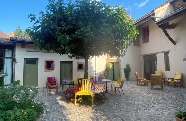 Old house in a shady courtyard. Right next to hiking trails.
