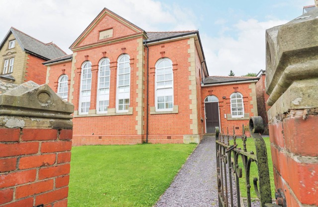 OLD QUAKER HOUSE in Llandrindod Wells