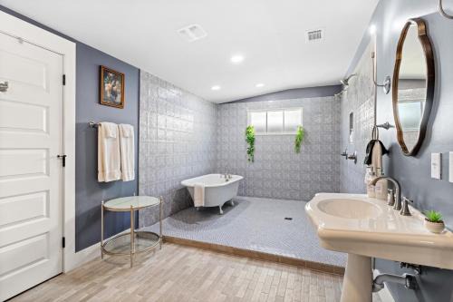 Old Spanish House Suite C Sophisticated Retreat
