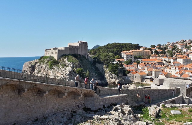 Old Town Apartment D.V Center Prime Location