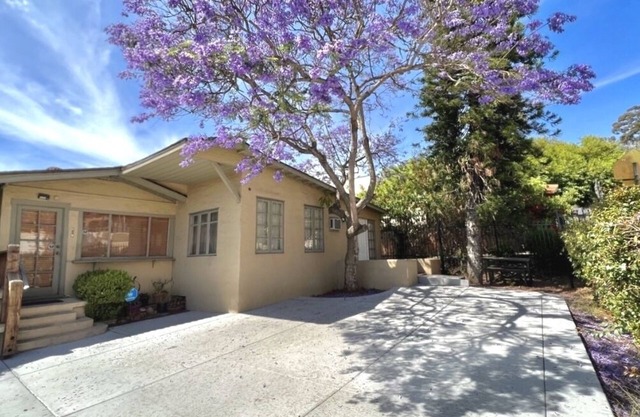 Old Town experience! Stylish home + parking!