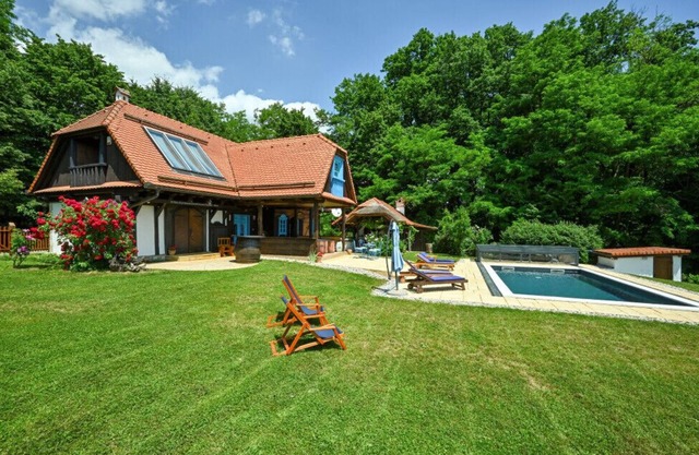 Oldwine House Ložnjak by Villas Guide