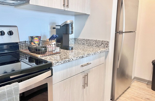 Oliver Capital- Chic, Relaxing Suite