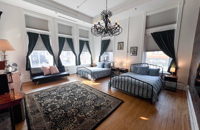 Oliver Inn | Suite 15 | Mayor Snively