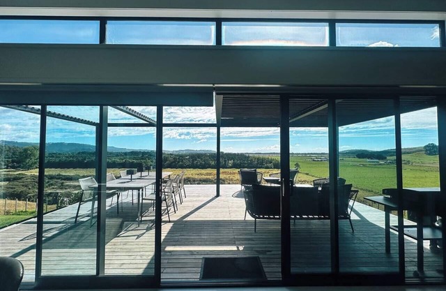 Omakana House, Omakana House - Sunrise Views, Spa & Scenic Deck