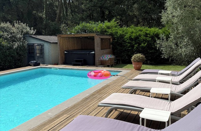 ONDRES Villa near beach with pool and spa