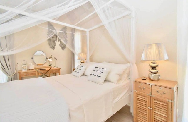 One BD Villa No. 8, West Rock Villas, St James