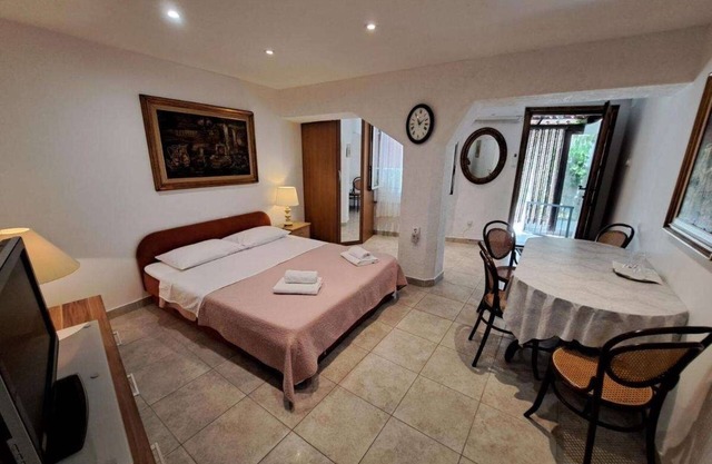 One bedroom apartment with terrace Draga Bašćanska, Krk (A-22861-a)