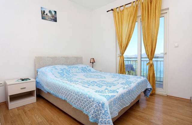 One bedroom apartment near beach Žuronja, Pelješac (A-10137-b)