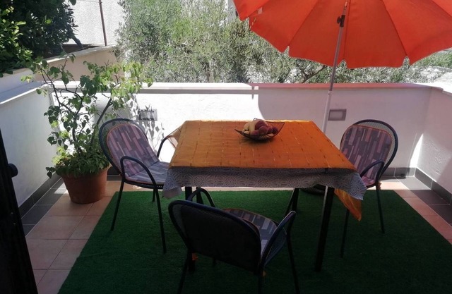 One bedroom apartment with terrace Dajla, Novigrad (A-6935-a)