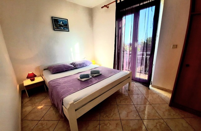 One bedroom apartment with terrace Pakoštane, Biograd (A-14054-b)