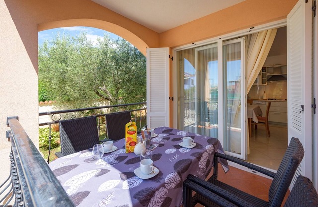 One bedroom apartment with terrace Bašanija, Umag (A-3402-a)