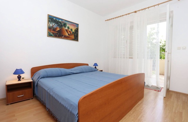One bedroom apartment near beach Viganj, Pelješac (A-10116-d)