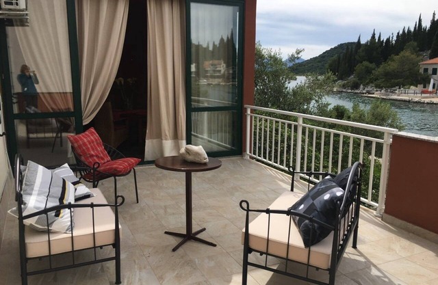 One bedroom apartment near beach Blace, Neretva Delta - Ušće Neretve (A-16068-d)