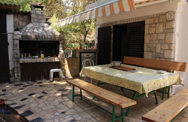 One bedroom apartment near beach Artatore, Lošinj (A-7935-b)