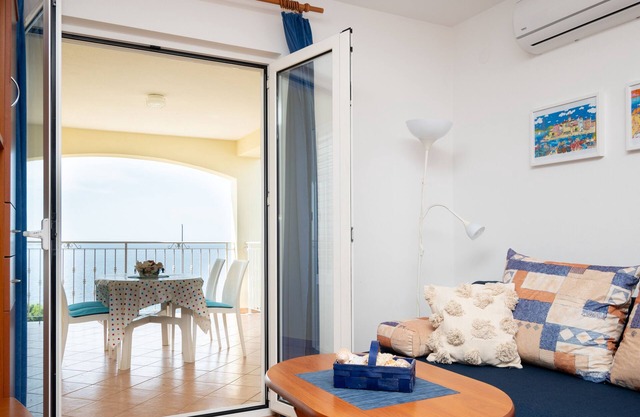 One bedroom apartment near beach Mandre, Pag (A-4092-d)
