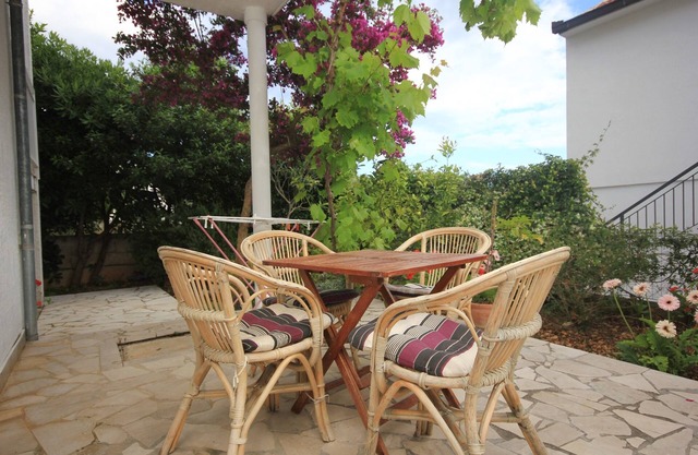 One bedroom apartment with terrace Kučište - Perna, Pelješac (A-4538-f)