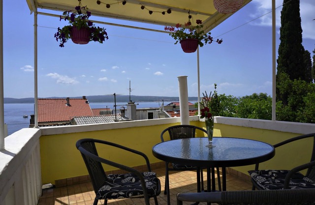 One bedroom apartment with terrace and sea view Selce, Crikvenica (A-22935-c)