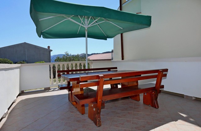 One bedroom apartment with terrace and sea view Lopar, Rab (A-14804-e)
