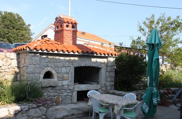 One bedroom apartment with terrace Loznati, Cres (A-2515-a)