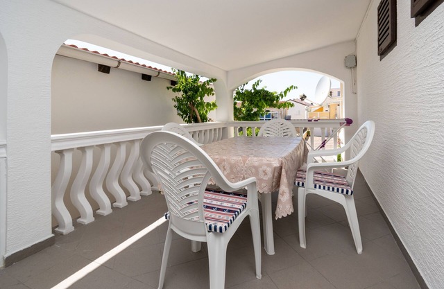 One bedroom apartment with terrace Vir (A-20147-b)