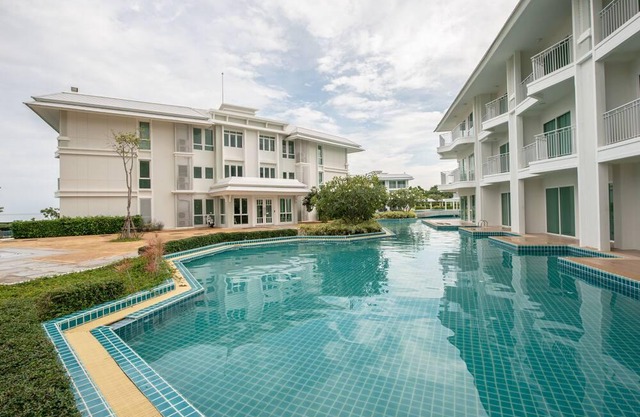 One Bedroom Beachfront/Poolfront Located In Cha-am/Hua Hin