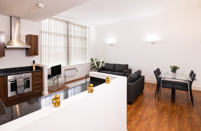 One Bedroom Luxury Apartment in Liverpool City Centre