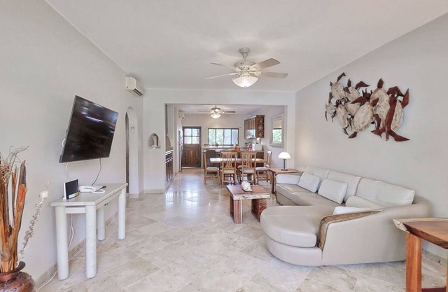 one block to medano beach , 2 blocks to the Cabo Marina & Downtown Cabo