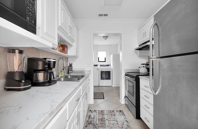 one mile away from interstate 295 and few miles away from the beac.