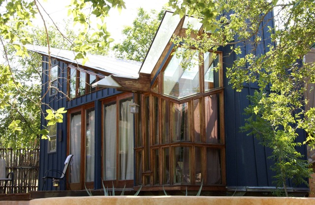 One-of-a-Kind Lakefront Escape: Massage, Winery, Kayaks, SUPs, Krause Springs!