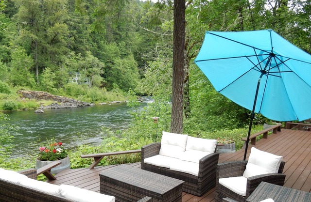 One Of A Kind Place at McKenzie River