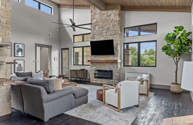 ONE OF A KIND Sanctuary with POOL. Keeneland, Bourbon Trail