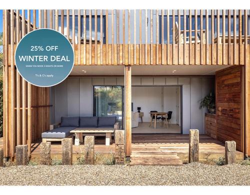 Onetangi Beach Stays Studio 1 - Coast & Country