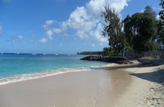 Only 3 Mins To Beach And Beach Club apt 1.