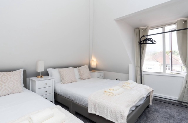 Open Mind Property - 8 Guests & Free Parking