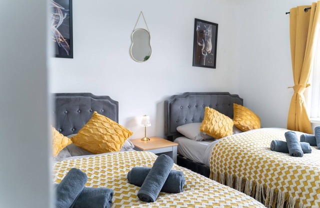 Open Mind Property - Southsea with Free Parking