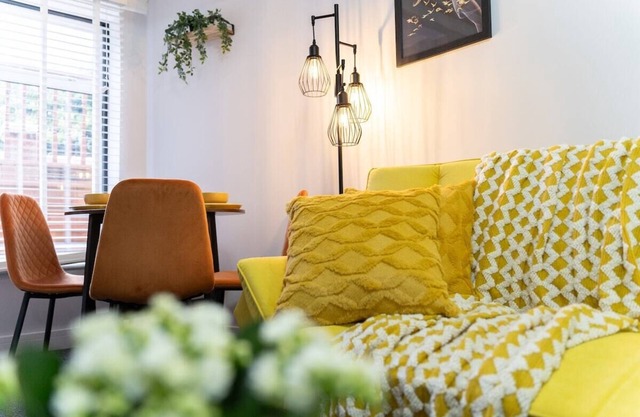 Open Mind Property - Cosy Flat with Free Parking