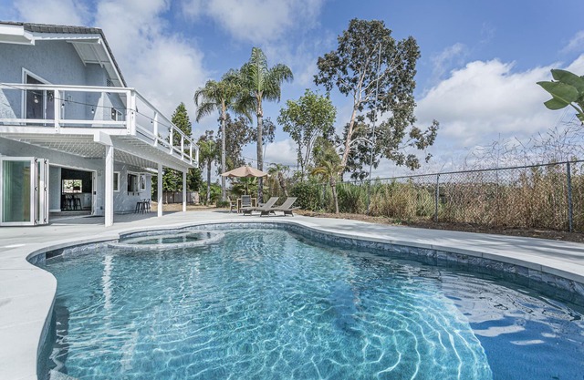 'OPEN Sept 22-25! Pool, Spa, Pets Ok, Remodeled Beachy Lagoon Getaway!