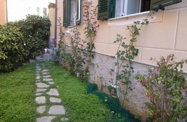 Open space con giardino vicino mare 010007-LT-0081