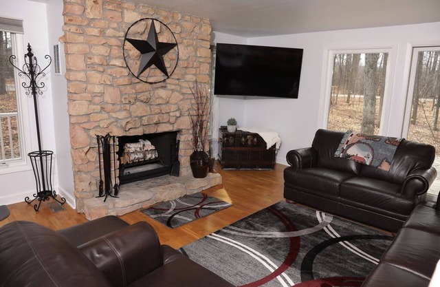 Open Year-Round. Pristine Cottage Minutes from Egg Harbor.