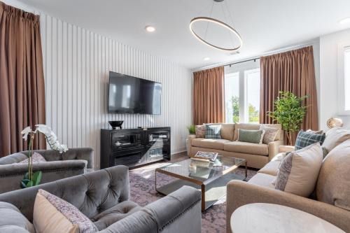 Ophelia & Owen at The Lucy by Stay Local Nashville