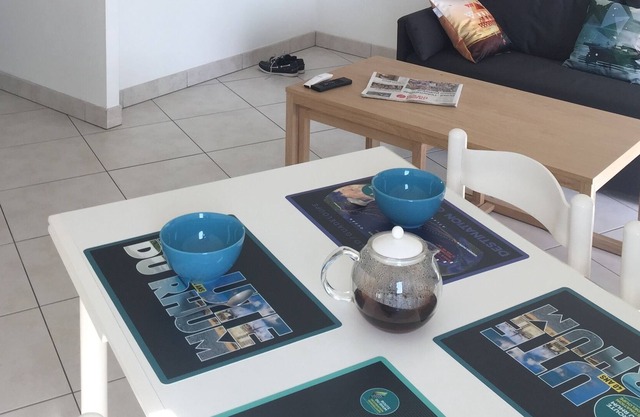 Opposite the station, bright T2 of 42 m²