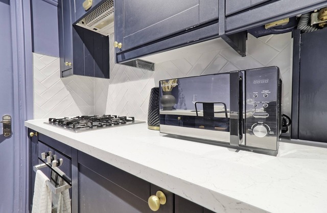 Opulent Abode - Stunning One-Bedroom Flat - Southend Stays