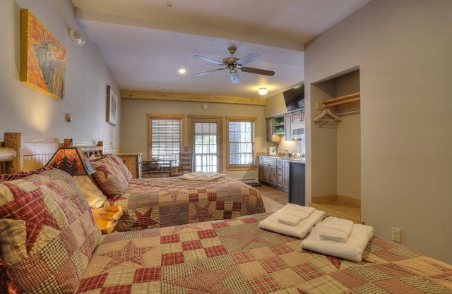Oquossoc Suite #3 | A/C