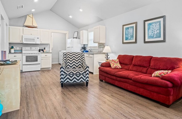 Orange Oasis Cottage